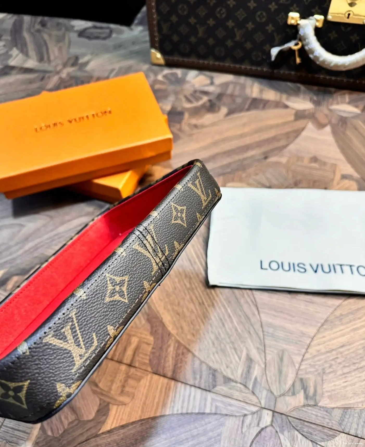 LV VALET TRAY CUSTOM 0522